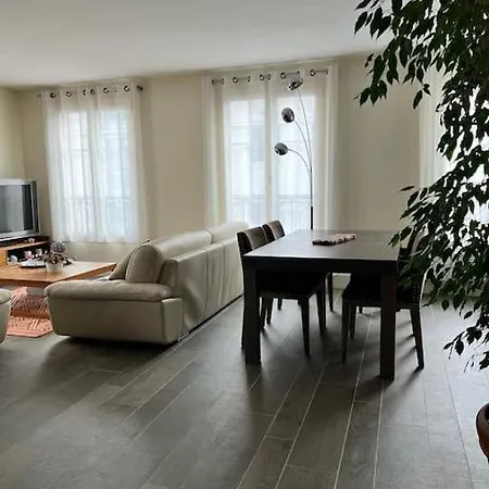 Appt Standing Coeur De Chateau Et Marche Appartement
